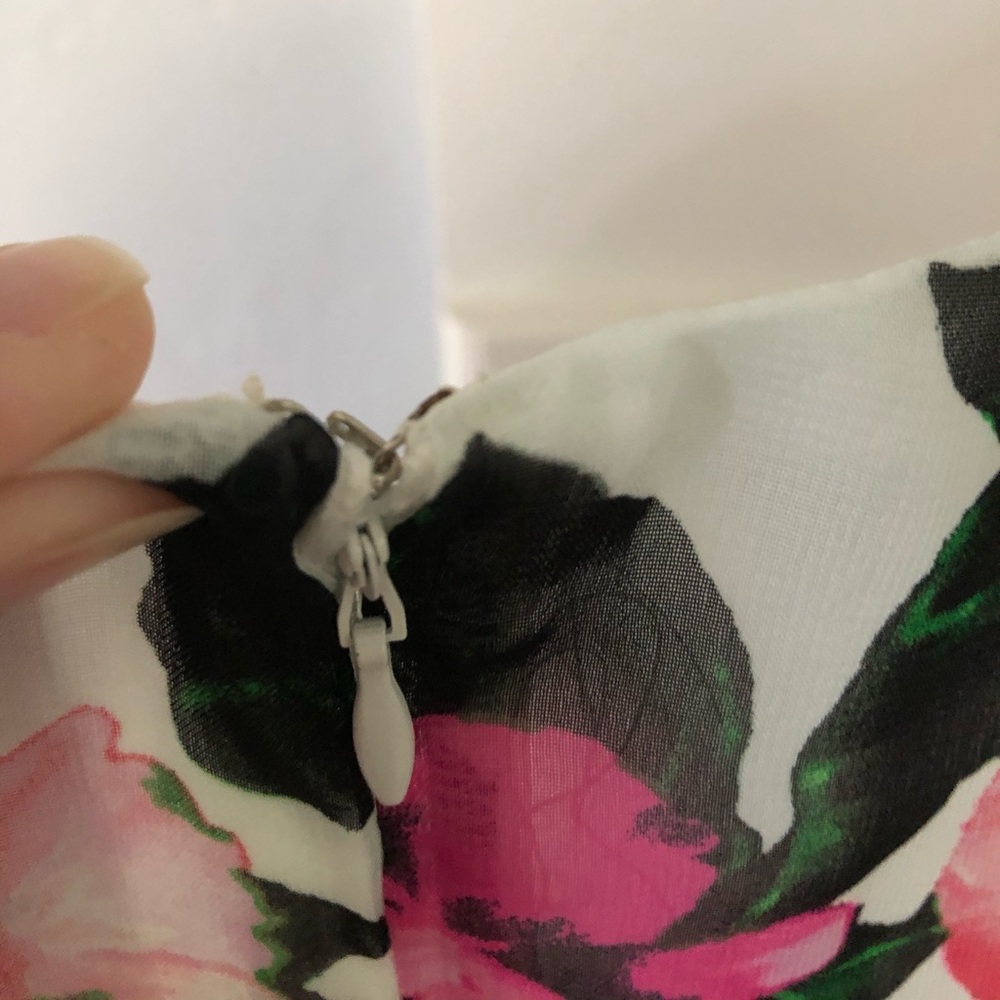 Betsey Johnson Floral Dress - Picture 5 of 12